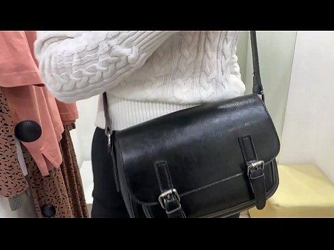 ❤️ אוננות פומבית של הכלבה הצעירה פרלברי עם דילדו בחדר המתאים ❤️❌ פורנו רוסי אצלנו ❌