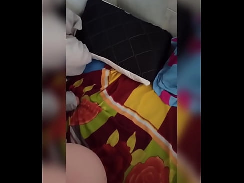 ❤️ השותפה שלי נשארת לבד בבית כי בעלה יוצא לחופשה ואני מנצלת את ההזדמנות לזיין אותה ולמלא לה את התחת בחלב ❤️❌ פורנו רוסי אצלנו ❌